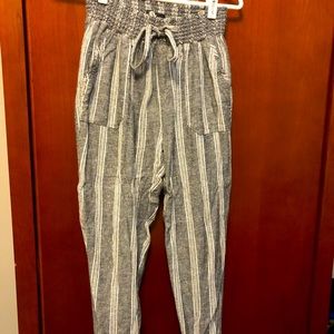 Linen crop pants size medium
